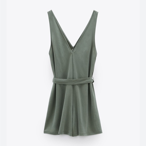 Zara Loose-Fitted Jumpsuit Romper - Picture 1 of 5